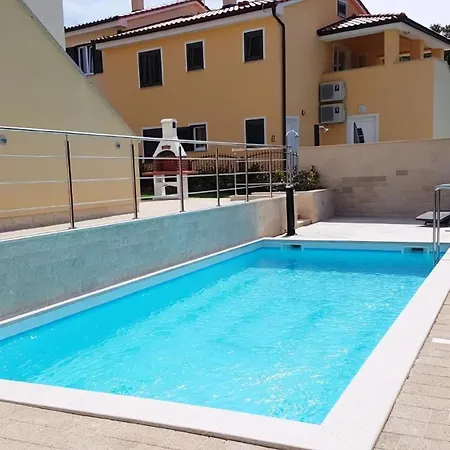 In Mit Privatem Pool Holiday home Banjole
